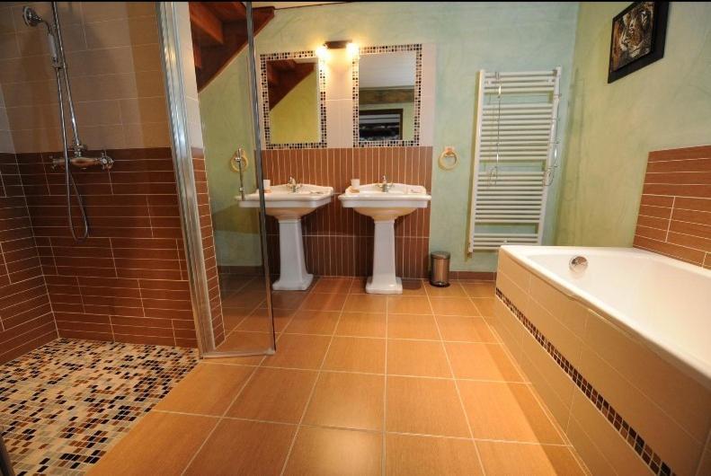 Le Domaine De Saint-Thomin Bed & Breakfast Nostang Стая снимка