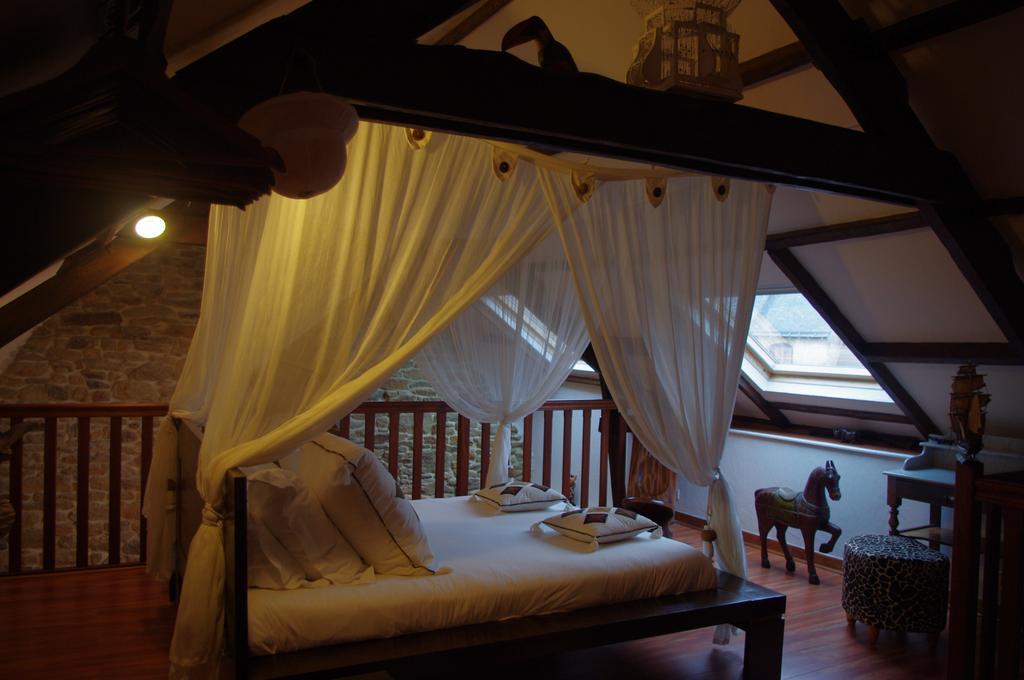 Le Domaine De Saint-Thomin Bed & Breakfast Nostang Екстериор снимка