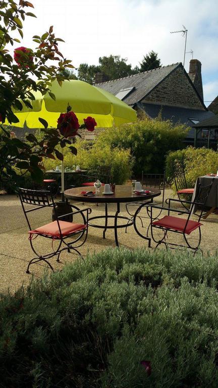 Le Domaine De Saint-Thomin Bed & Breakfast Nostang Екстериор снимка