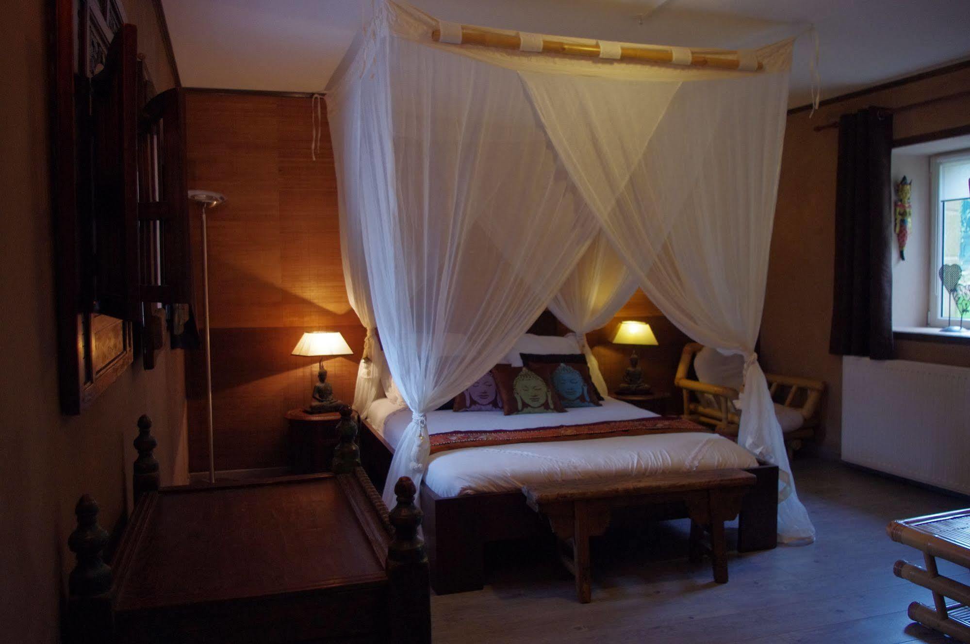 Le Domaine De Saint-Thomin Bed & Breakfast Nostang Екстериор снимка