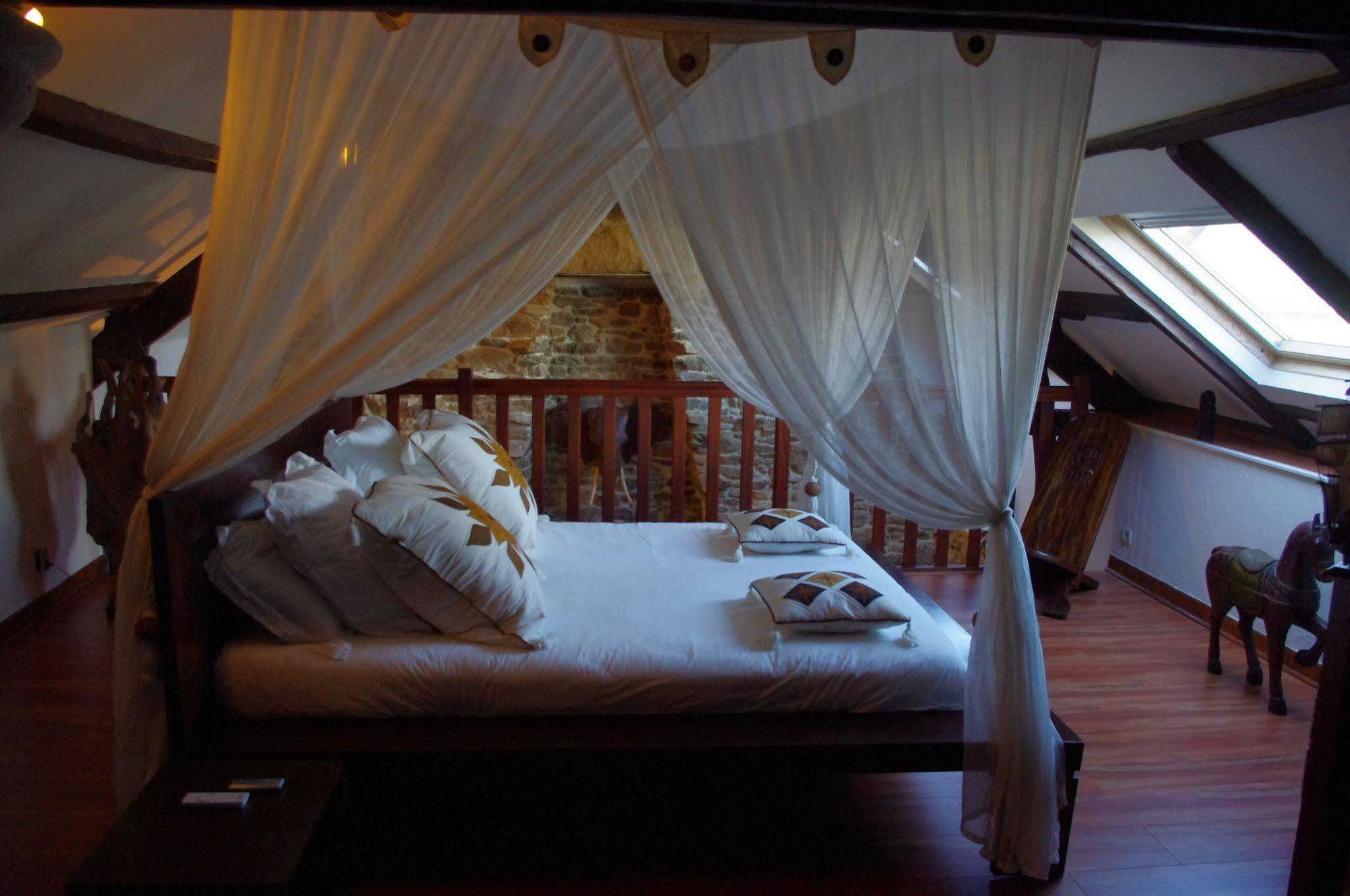 Le Domaine De Saint-Thomin Bed & Breakfast Nostang Екстериор снимка