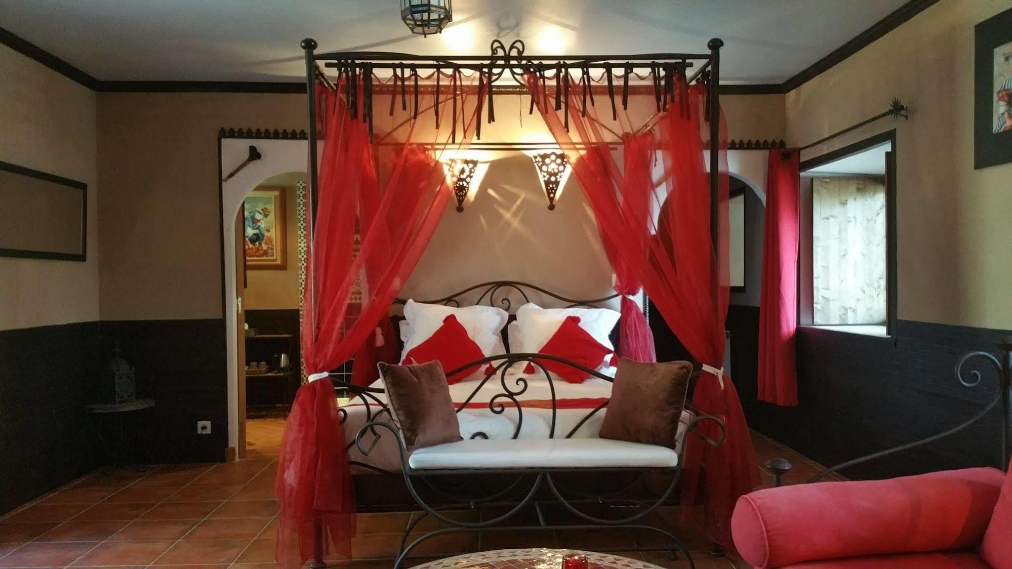 Le Domaine De Saint-Thomin Bed & Breakfast Nostang Екстериор снимка