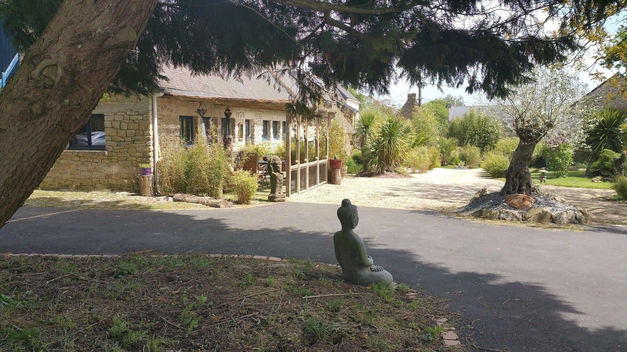 Le Domaine De Saint-Thomin Bed & Breakfast Nostang Екстериор снимка